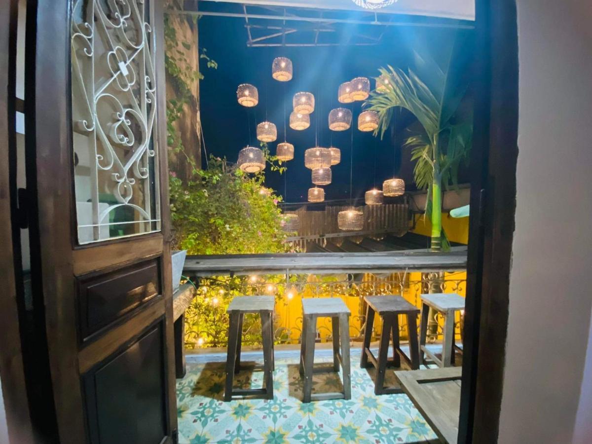 Chu Nhat Cafe & Homestay - 12 Ngo 41 Duong Lang - Co So 1 Hanoi Kültér fotó