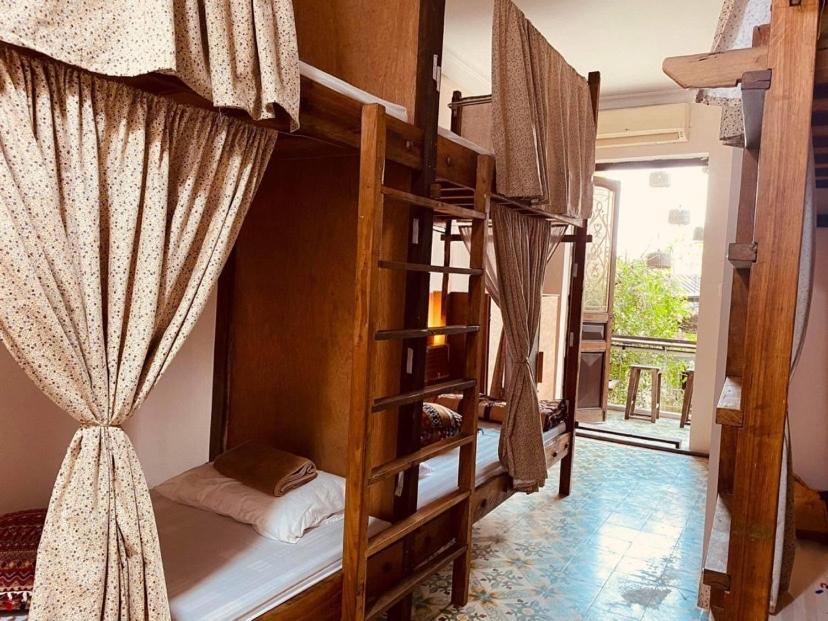 Chu Nhat Cafe & Homestay - 12 Ngo 41 Duong Lang - Co So 1 Hanoi Kültér fotó